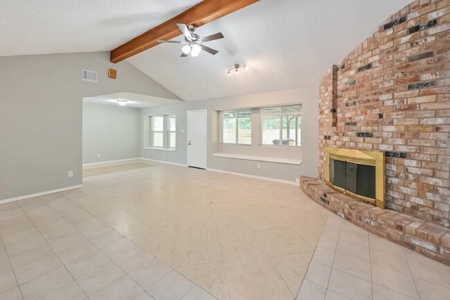 Foto del edificio - 8705 Saratoga Forest Dr