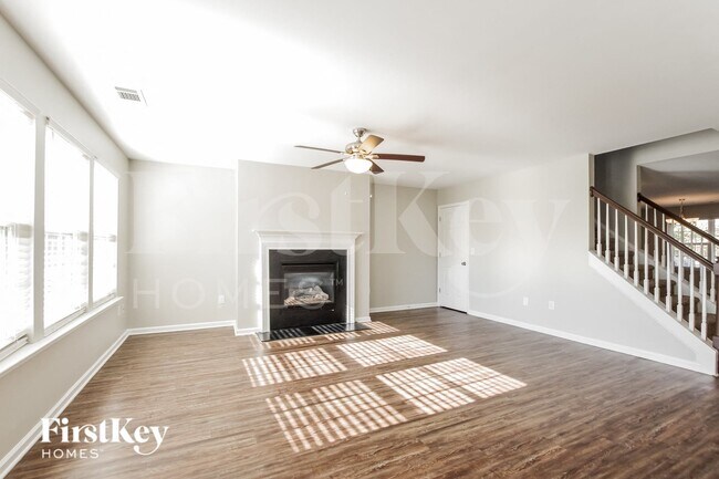 Building Photo - 4018 Shadow Pines Cir