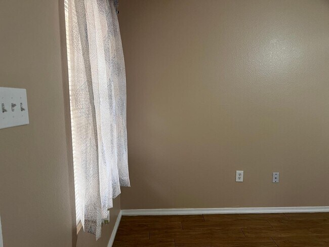 Building Photo - 2804 Quail Pointe Dr NW
