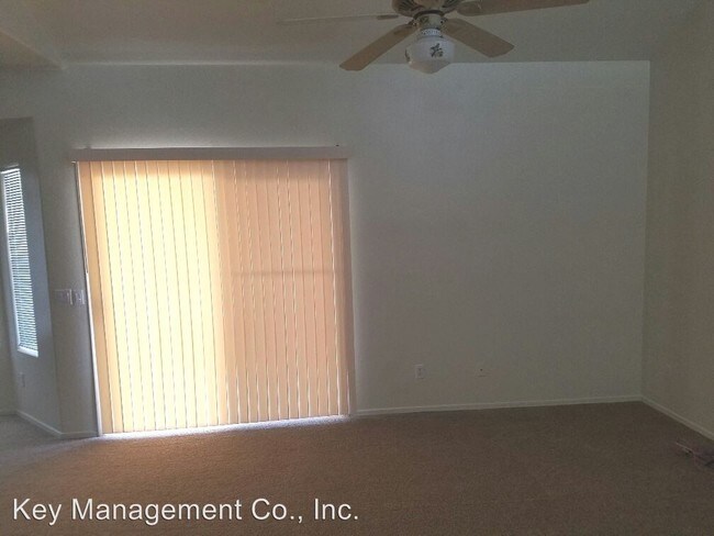 Building Photo - 2124 E Helena Dr