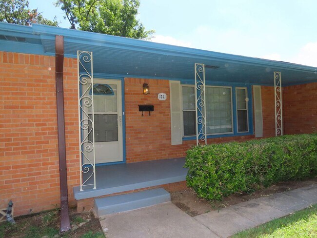 Foto del edificio - Updated 3 Bedroom, 2 Bath Home w/Storage!