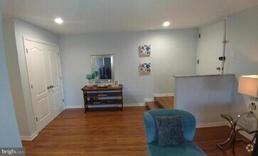 Building Photo - 15 Silverwood Cir
