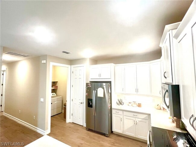 Foto del edificio - 1130 Rolling Brk Ln