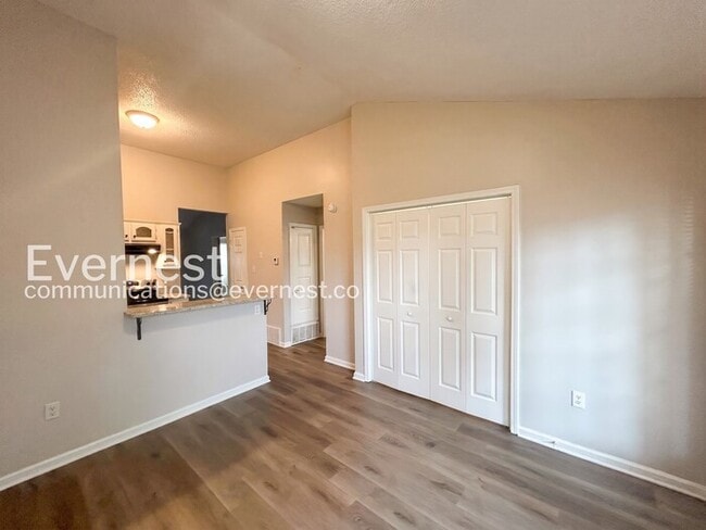Building Photo - 10721 Ridgefield Dr