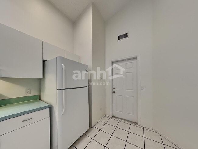 Foto del edificio - 957 Islander Ave