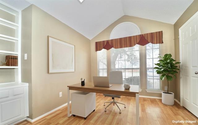 Foto del edificio - 1909 Johnson Dr