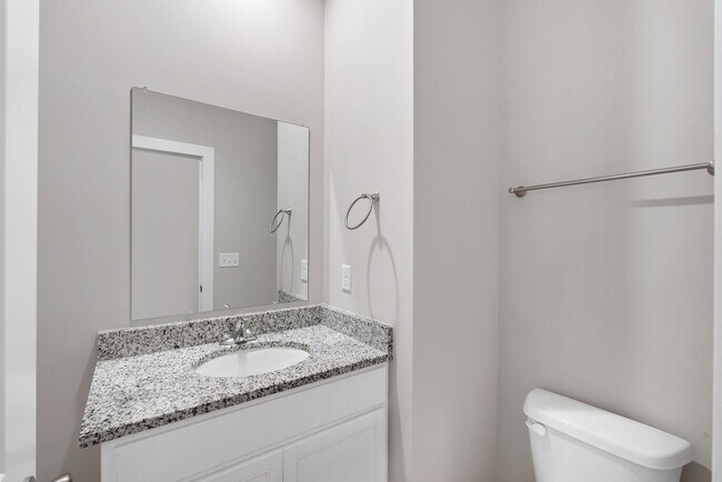 Building Photo - 5120 N Cypress St