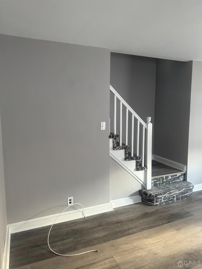 Foto del edificio - 586 Ridgedale Ave