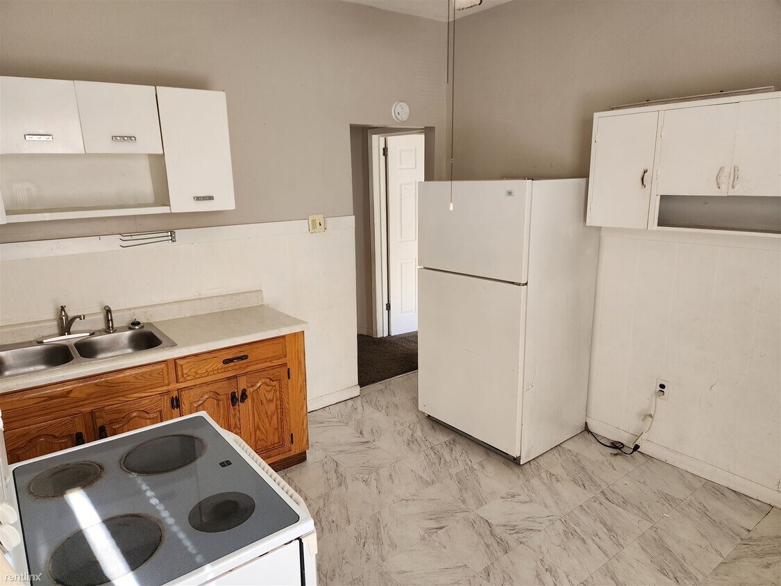 Primary Photo - 2 br, 1 bath Duplex - 4642 Farlin Avenue 2F