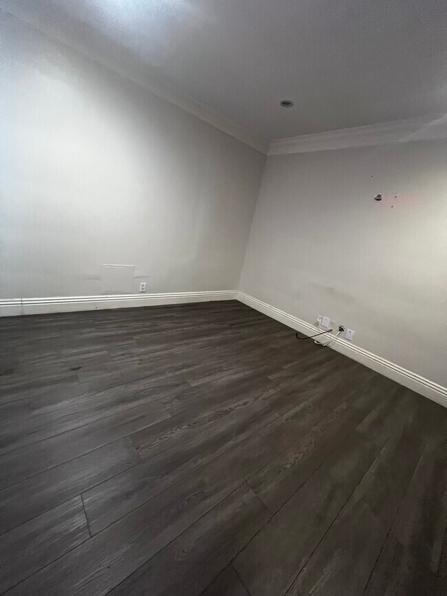 Foto del edificio - 16858 McCormick St