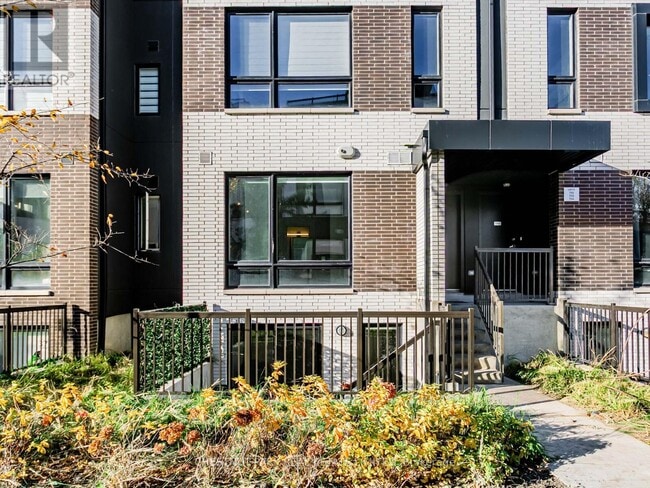 Building Photo - 30 Ed Clark Gdns