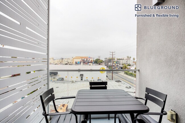 Foto del edificio - 710 N El Centro Ave