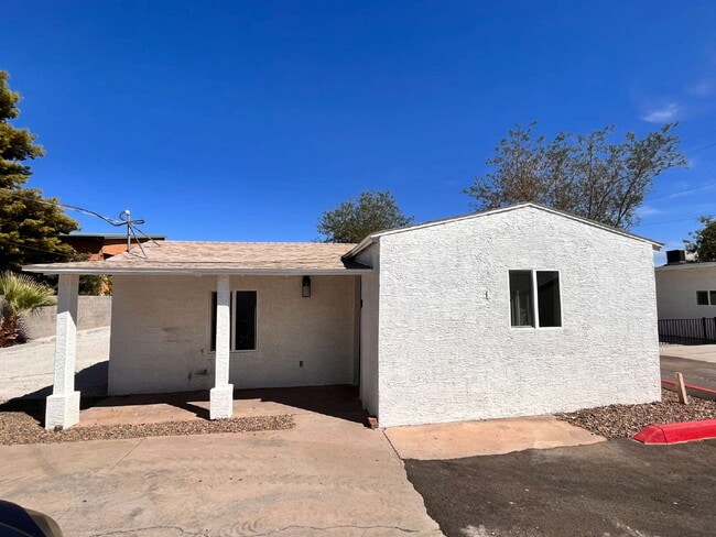 Building Photo - Coming Soon! This cozy space comes with a ...