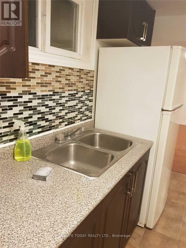 Building Photo - 1616 McBrady Crescent