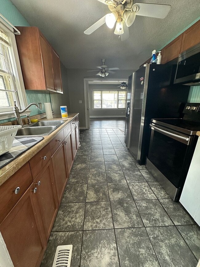 Foto del edificio - 4850 Saints Delight Rd