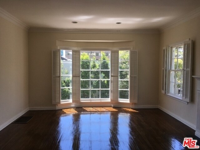 Building Photo - 8724 Shoreham Dr