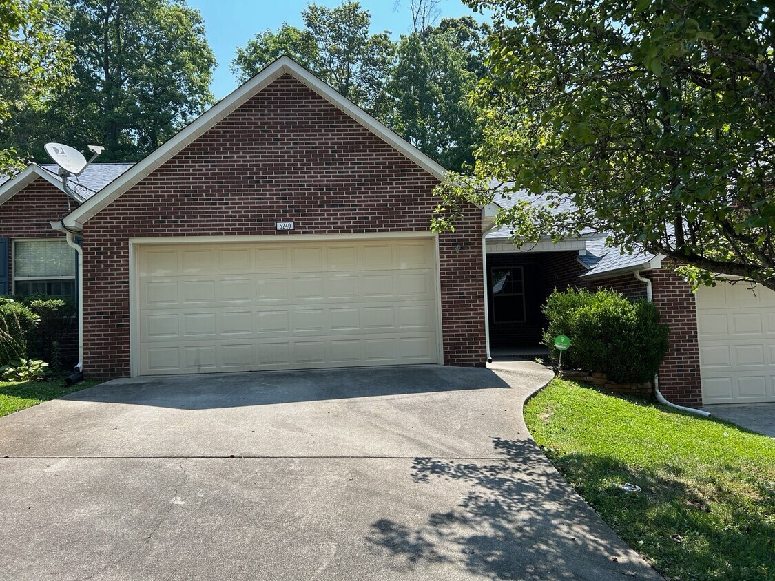 Primary Photo - 5240 Avery Woods Ln