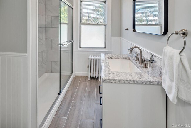 Foto del edificio - 641 Willis Ave