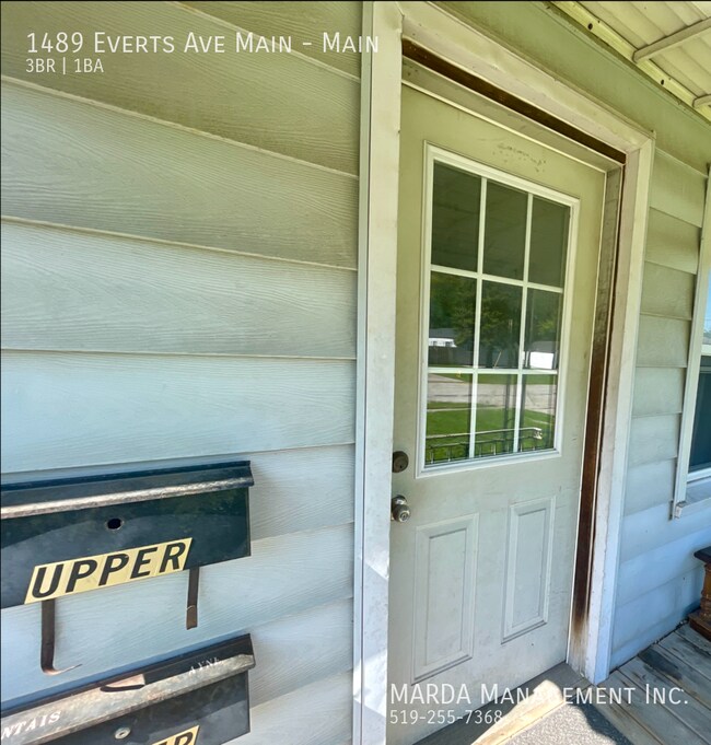Photo du bâtiment - SPACIOUS 3BEDROOM/1BATH MAIN FLOOR UNIT + ...