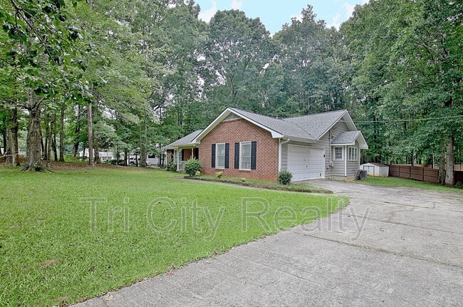 Building Photo - 135 Windham Way