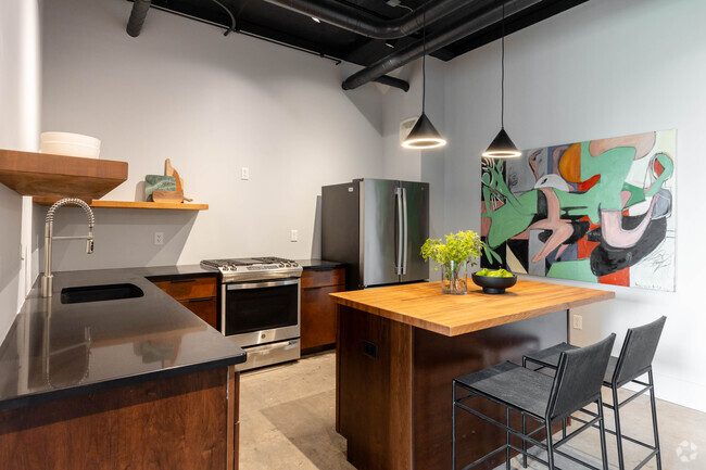 1BR, 1BA - 748SF - Dining - Water Power Lofts