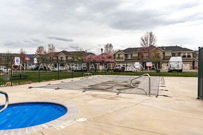 Foto del edificio - 211 Greenfield Cir