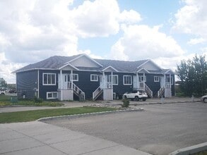 Building Photo - 9205-9293 93 Ave
