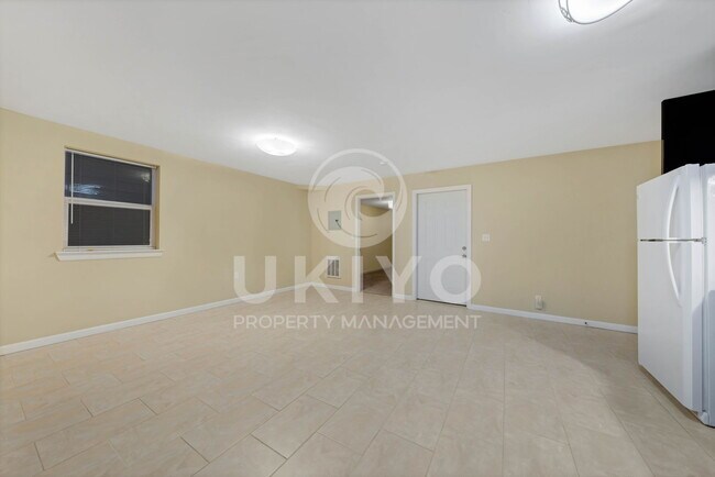 Building Photo - 621 Fallon St