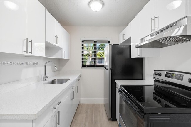 Foto del edificio - 1310 W 29th St