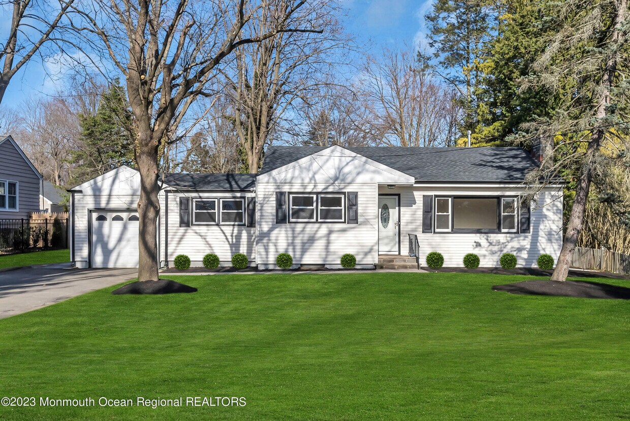 Primary Photo - 472 Branch Ave