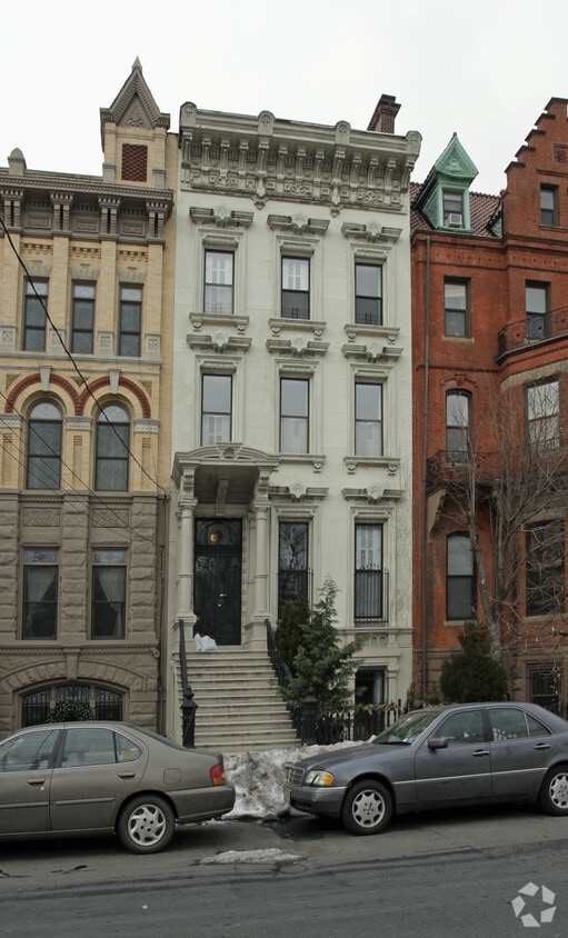 Primary Photo - 465 JERSEY Ave