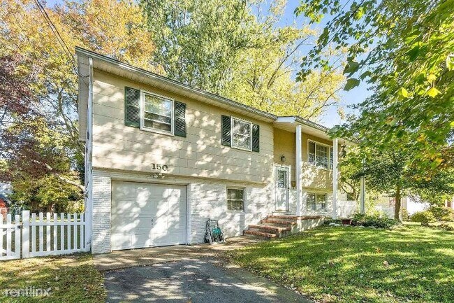Building Photo - 4 br, 2 bath House - 150 Susan Dr