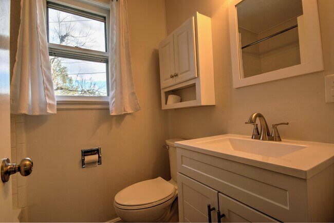 Foto del edificio - 71 Trowbridge Ln