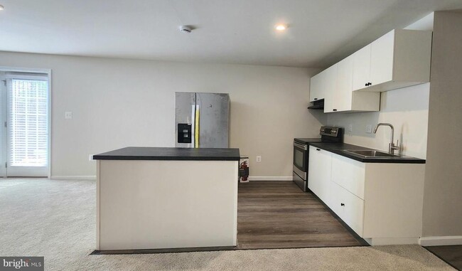 Foto del edificio - 8703 Davis Ct