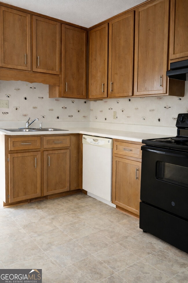 Building Photo - 1905 Karen Cir