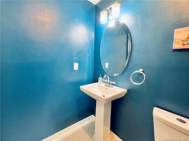 Building Photo - 81 Wolfpit Ave