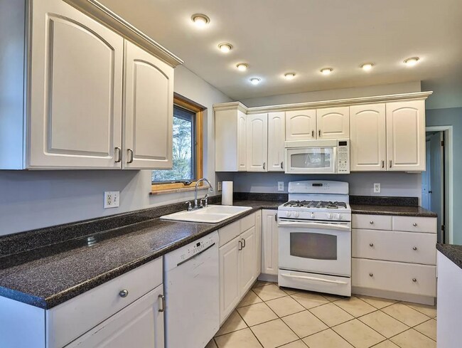 Foto del edificio - 8090 Hopewell Rd