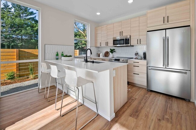 Building Photo - North Greenlake, Oaktree, Northgate, Licto...