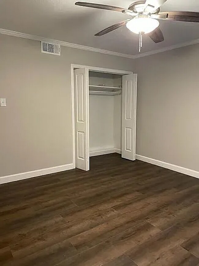 Foto del edificio - 4690 Galveston St