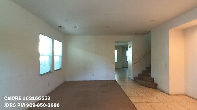 Foto del edificio - Riverside 5 Bedroom Home