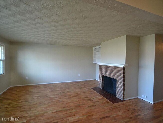 Foto del edificio - 3 br, 1.5 bath House - 2625 N Shirley St