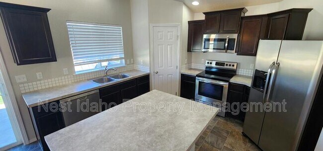 Foto del edificio - 2316 N Mountain Ash Ave