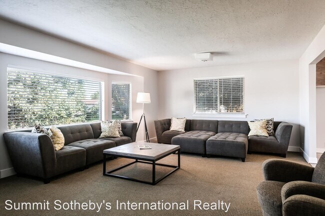 Building Photo - 5 br, 3 bath House - 3208 E Willowcrest Rd