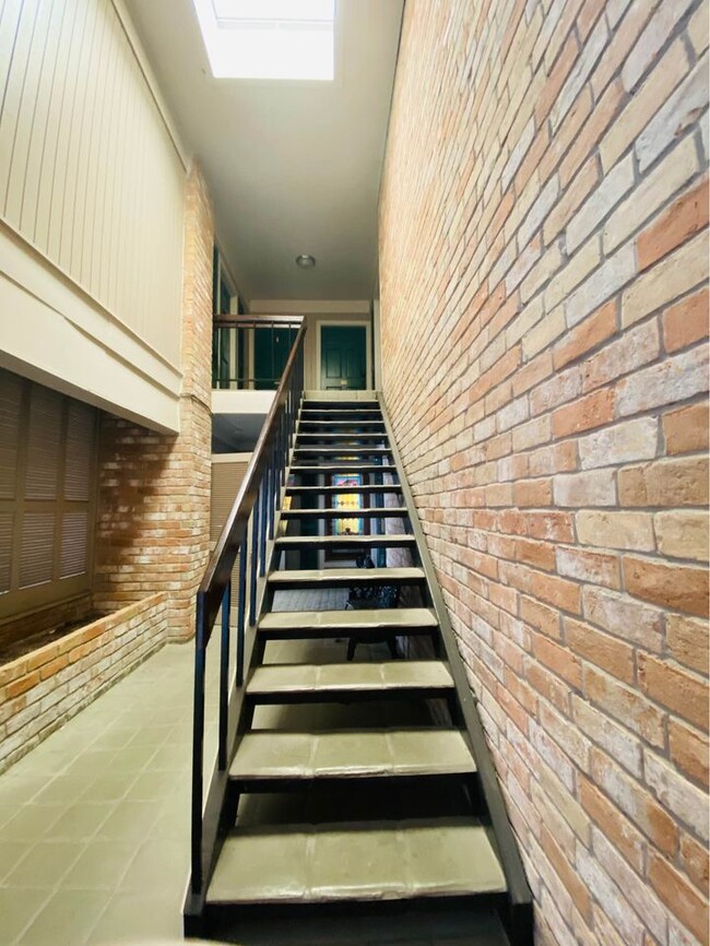 Foto del edificio - 2224 S Piney Point Rd