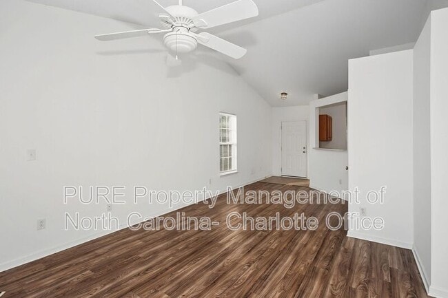 Building Photo - 2910 Bridgeville Ln