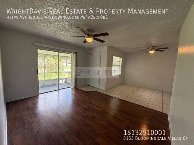 Foto del edificio - 3153 Bloomingdale Villas Ct