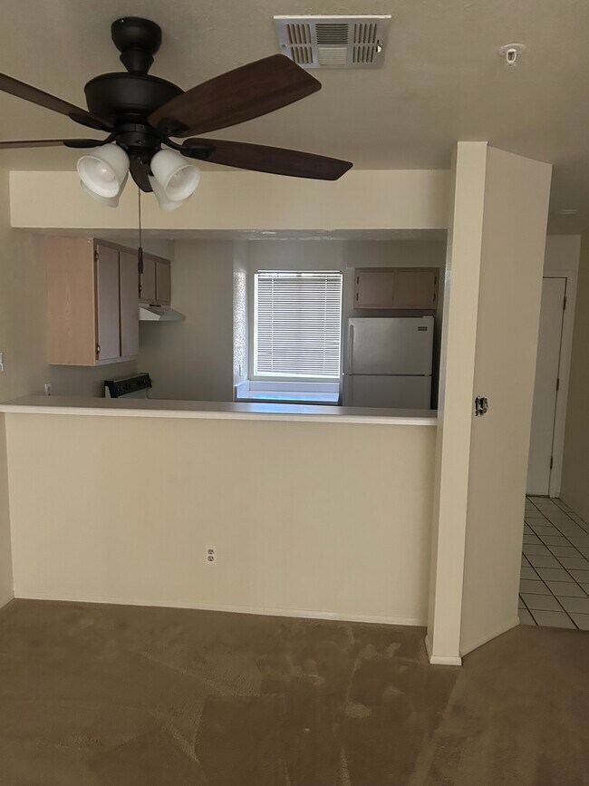 Foto del edificio - 2044 Mesquite Ln