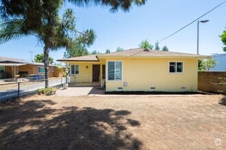 Building Photo - 1319 Peach Ave