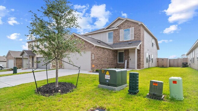 Foto del edificio - Built in 2025, well cared for, and lightly lived in 4-bedroom, 2.5-bath home located just minutes...