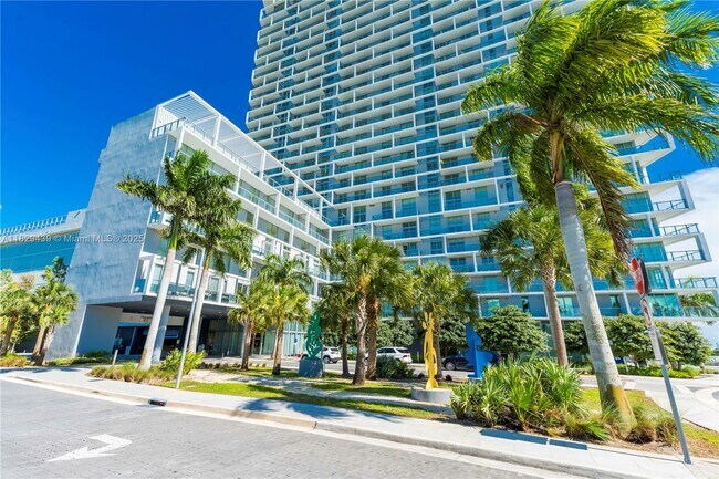 Building Photo - 2000 Metropica Wy